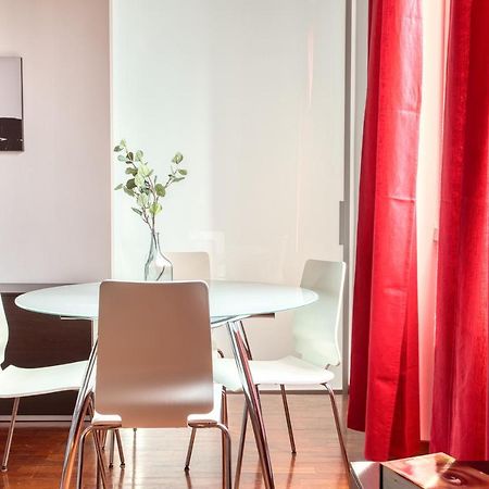 Joivy Charming Apartment In The Heart Of Isola District Milão Exterior foto