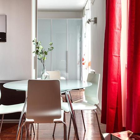 Joivy Charming Apartment In The Heart Of Isola District Milão Exterior foto