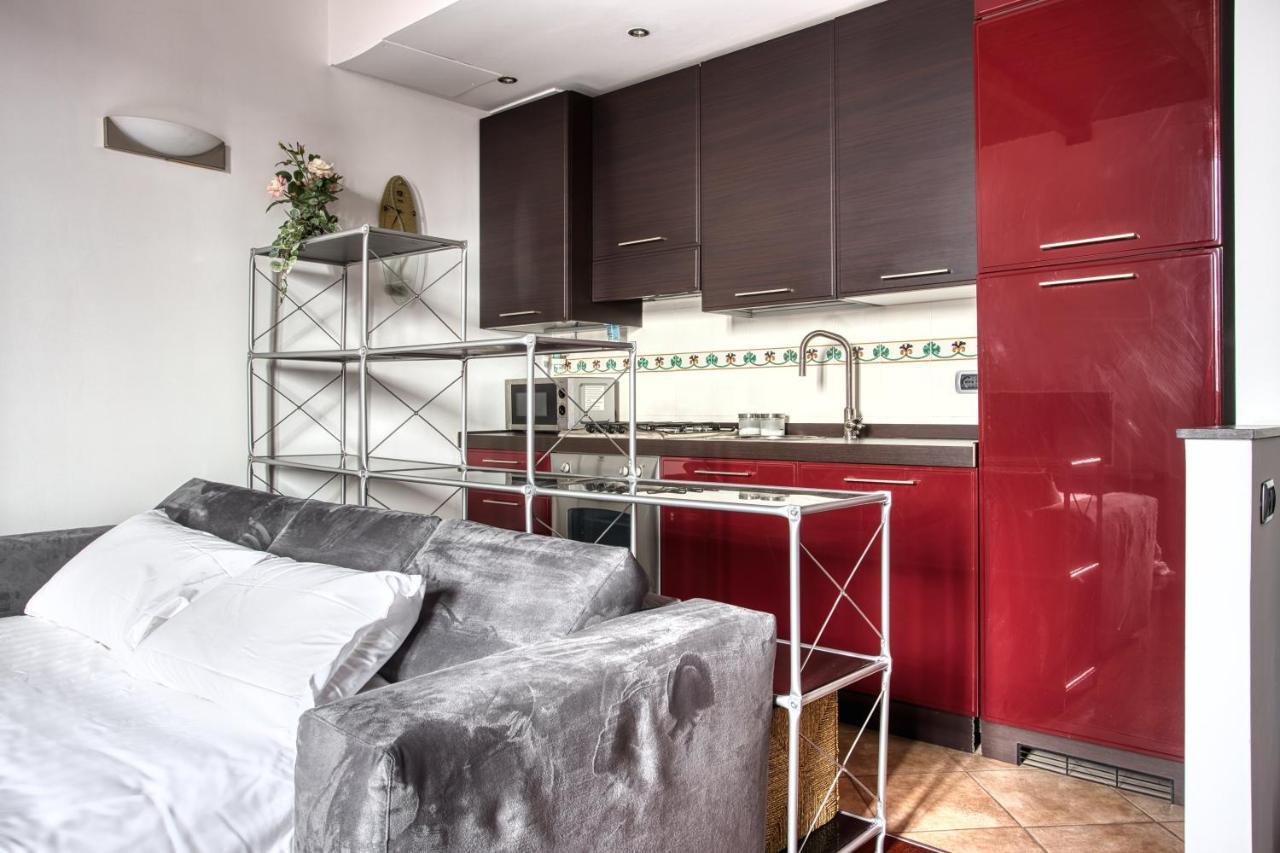 Joivy Charming Apartment In The Heart Of Isola District Milão Exterior foto