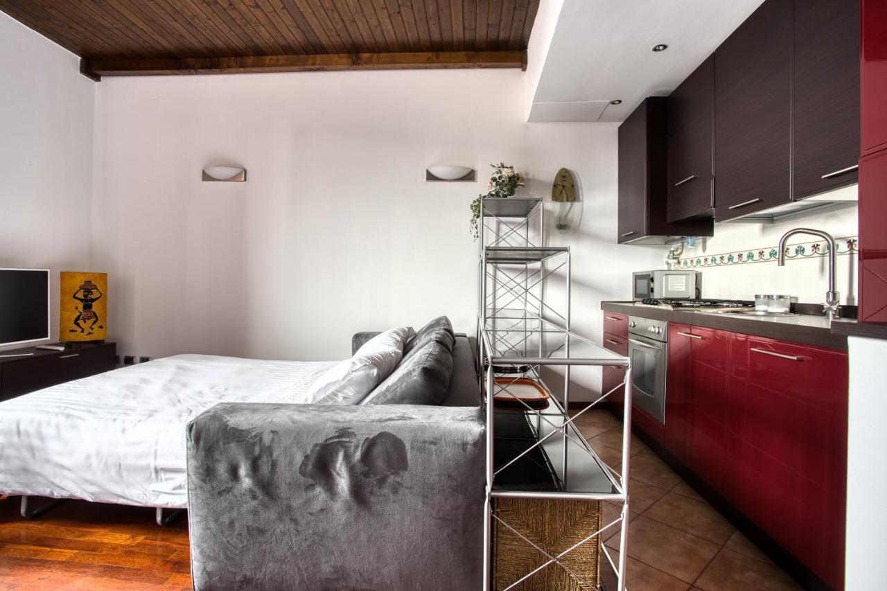 Joivy Charming Apartment In The Heart Of Isola District Milão Exterior foto