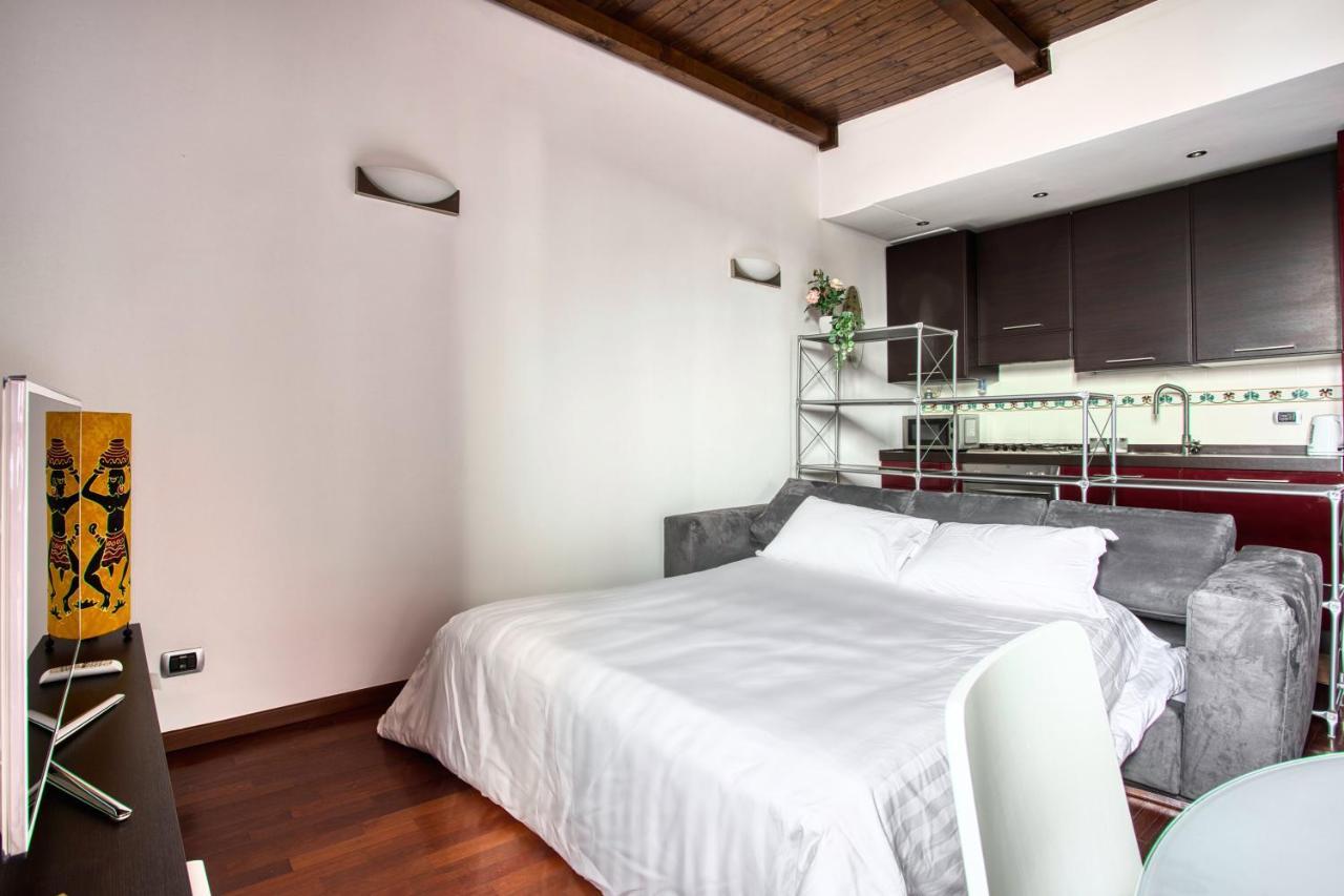 Joivy Charming Apartment In The Heart Of Isola District Milão Exterior foto